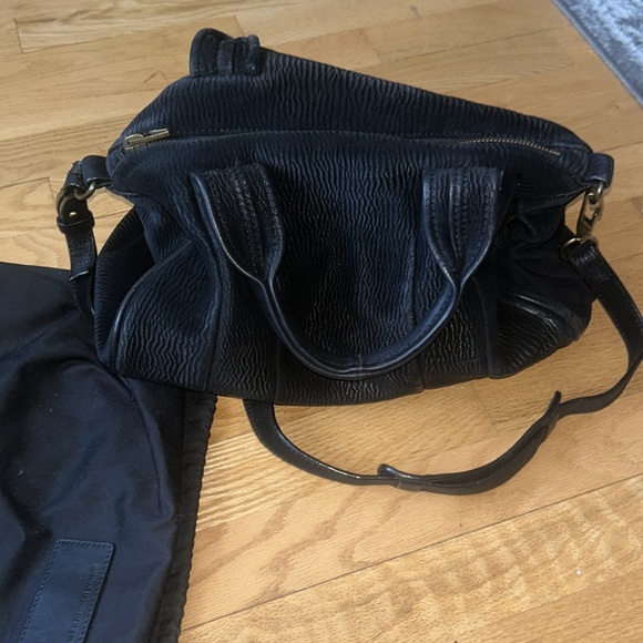 Alexander Wang black pebble leather satchel (2 leather handles) w/gold grommets - Picture 3 of 14